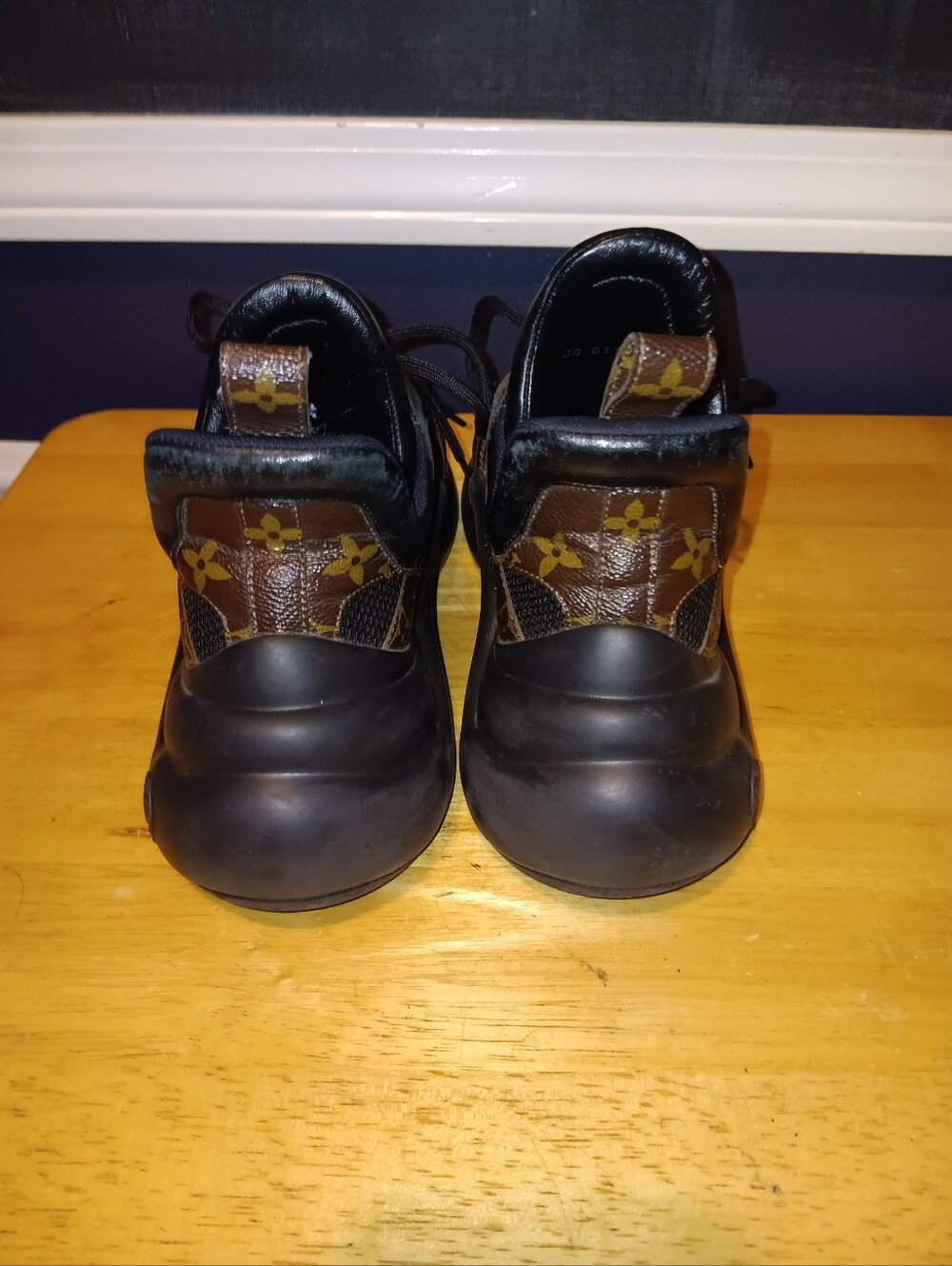Louis Vuitton Monogram Archlight Sneakers Size 9 - Picture 6 of 7